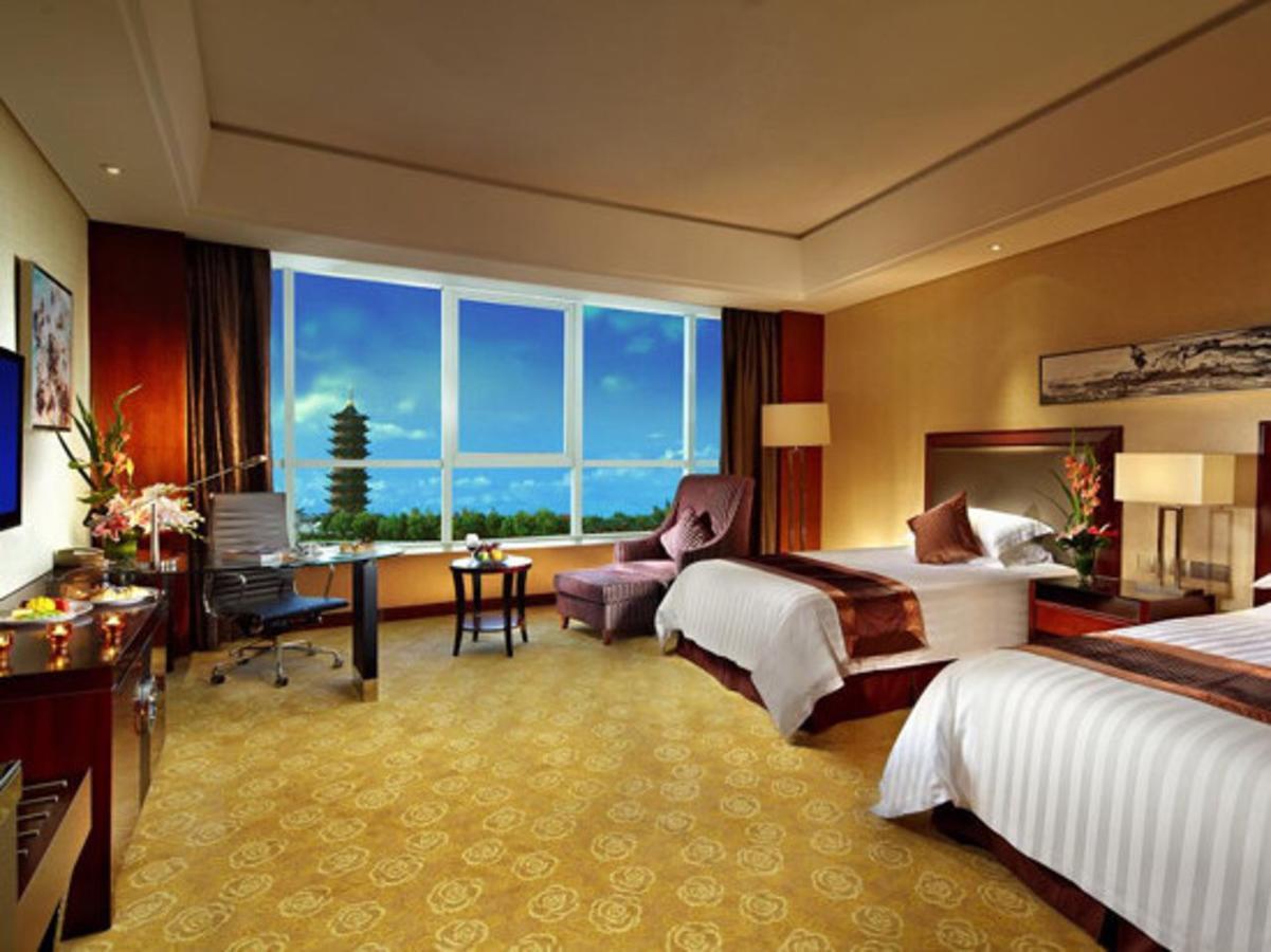Jurong Yukun New Century Hotel Jiangsu Habitación foto